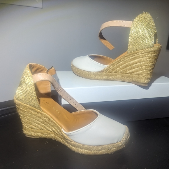 Sandals - Picture 6 of 7